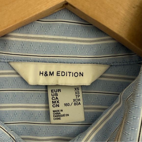 Blue Striped Cropped Button-Up Shirt - Picture 4 of 4